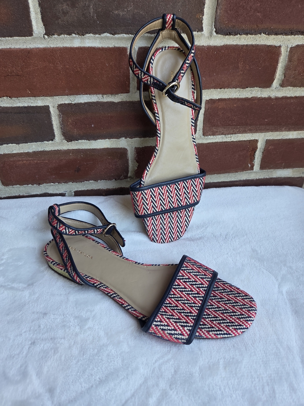 Ann Taylor Woven Ankle Strap Flat Sandals Red Navy Cream Women's Size 8.5